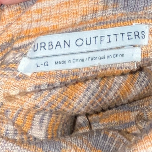 ❣️🧡URBAN OUTFITTERS - L - Geometric Turtleneck Top (NWOT) - Picture 2 of 8